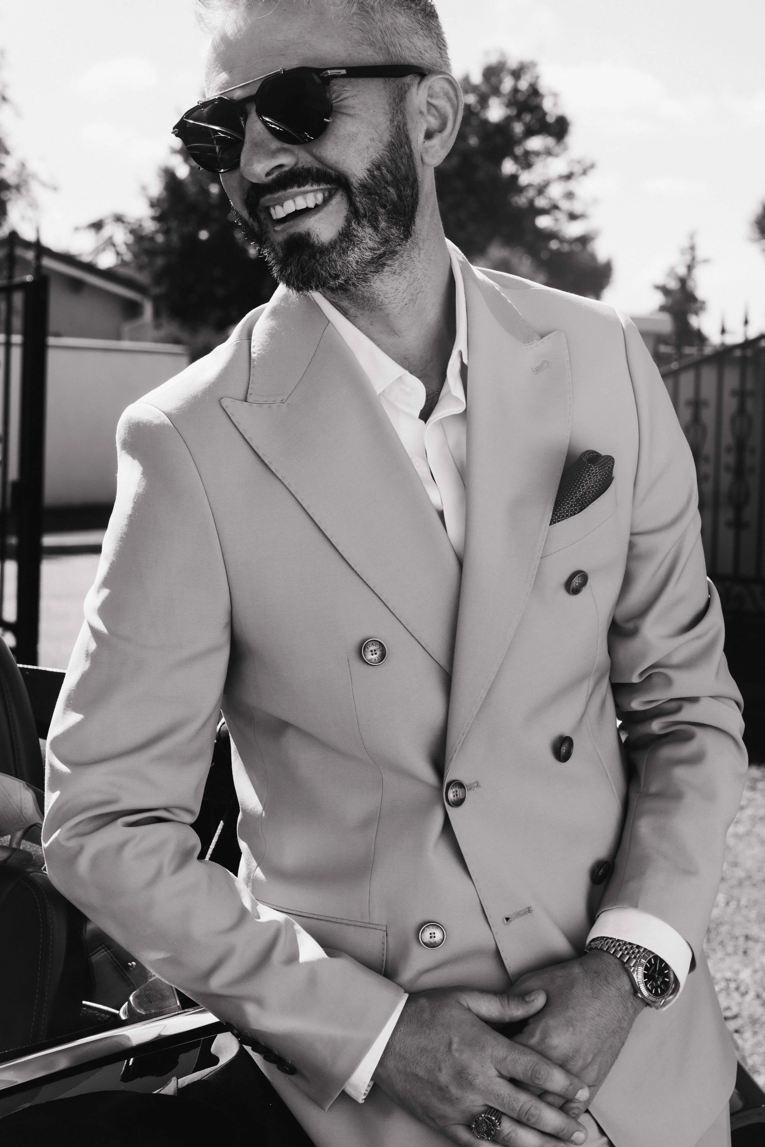 details-mariage-rhone-alpes-hommes-voiture-collection-garcon-honneur-jeremy-talens