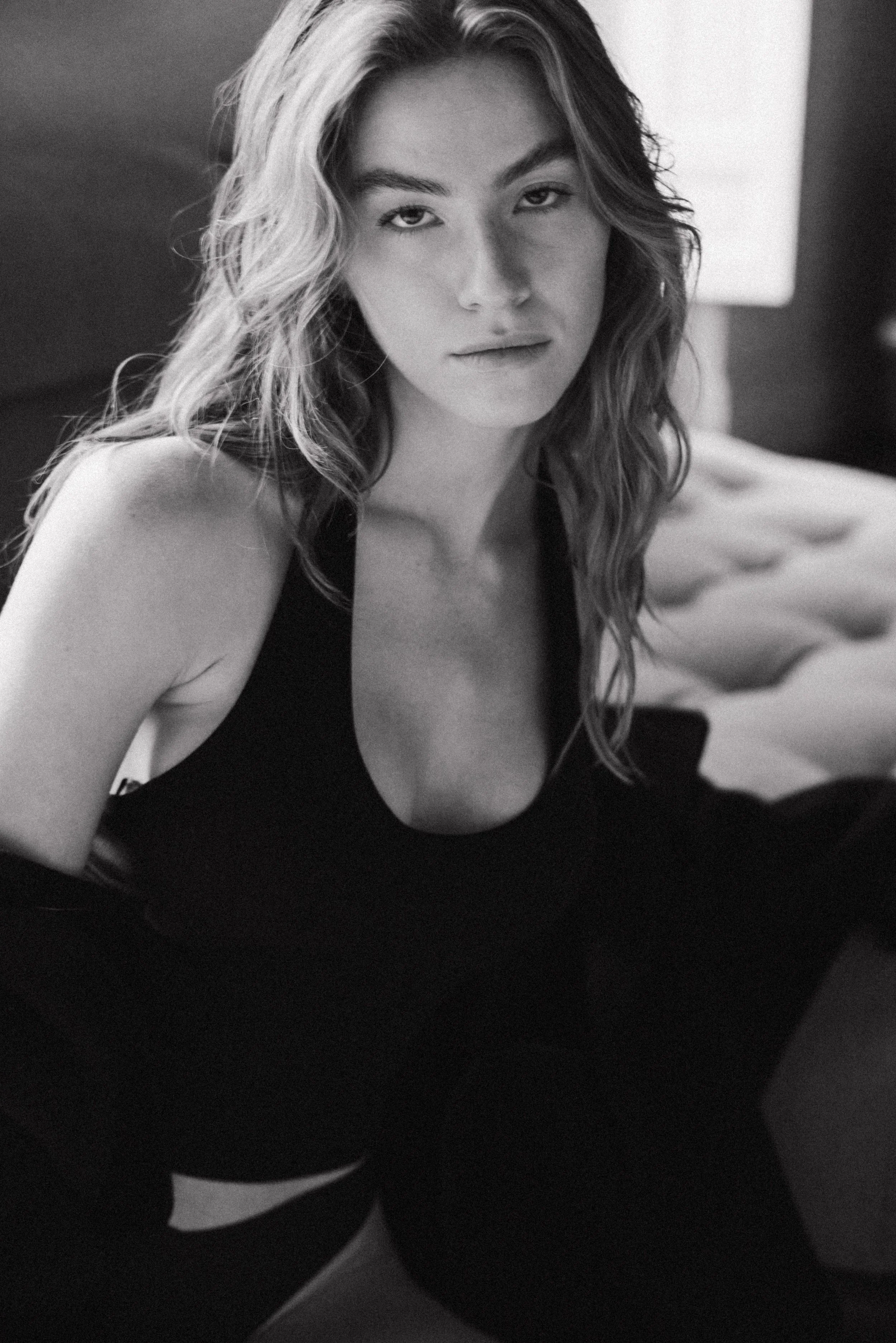 shooting-editorial-photographe-mode-paris-lyon-jeremy-talens-portrait-femme-devenir-mannequin-book-polaroid
