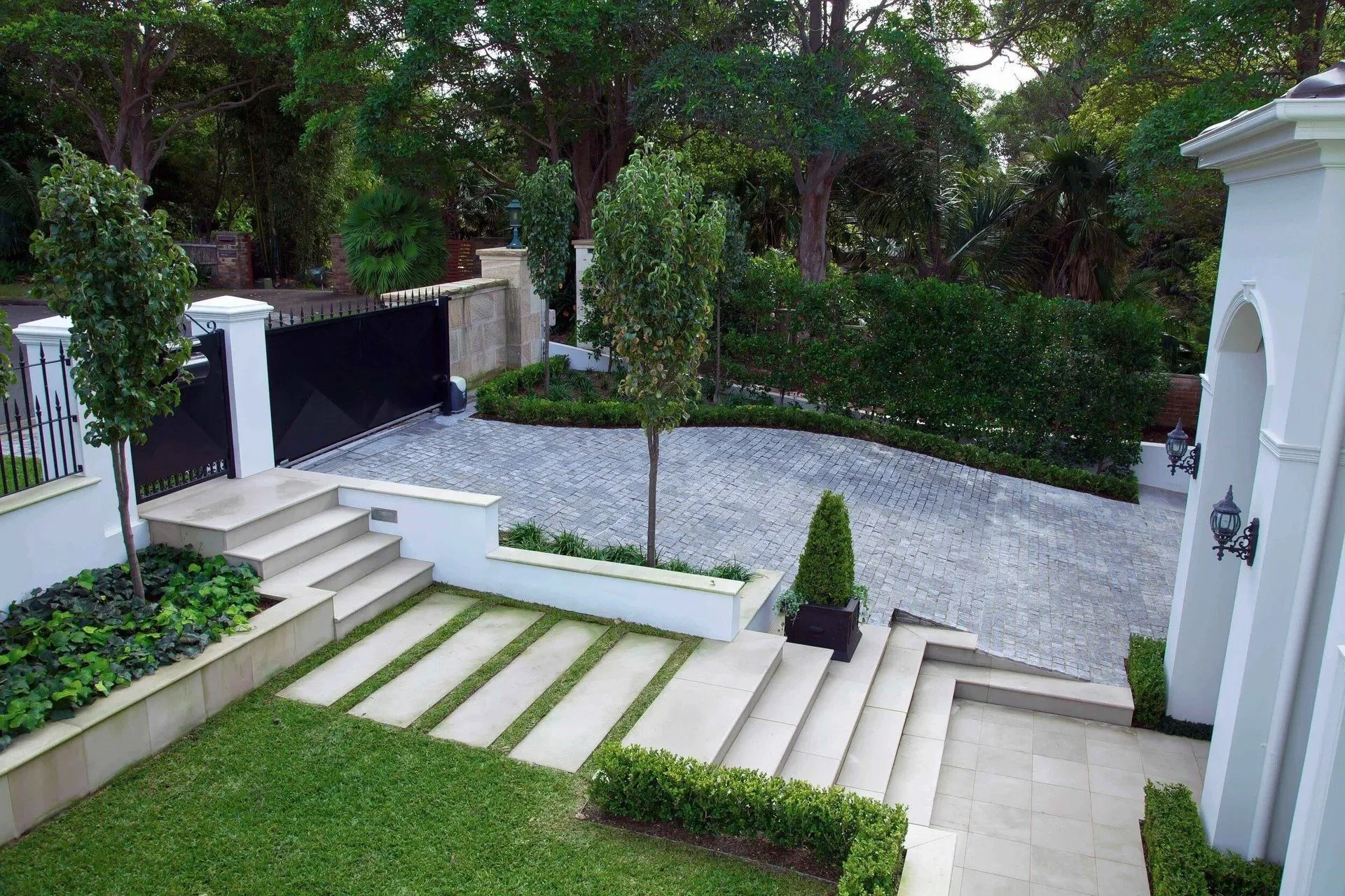 Defining a Modern Formal Landscape Design!