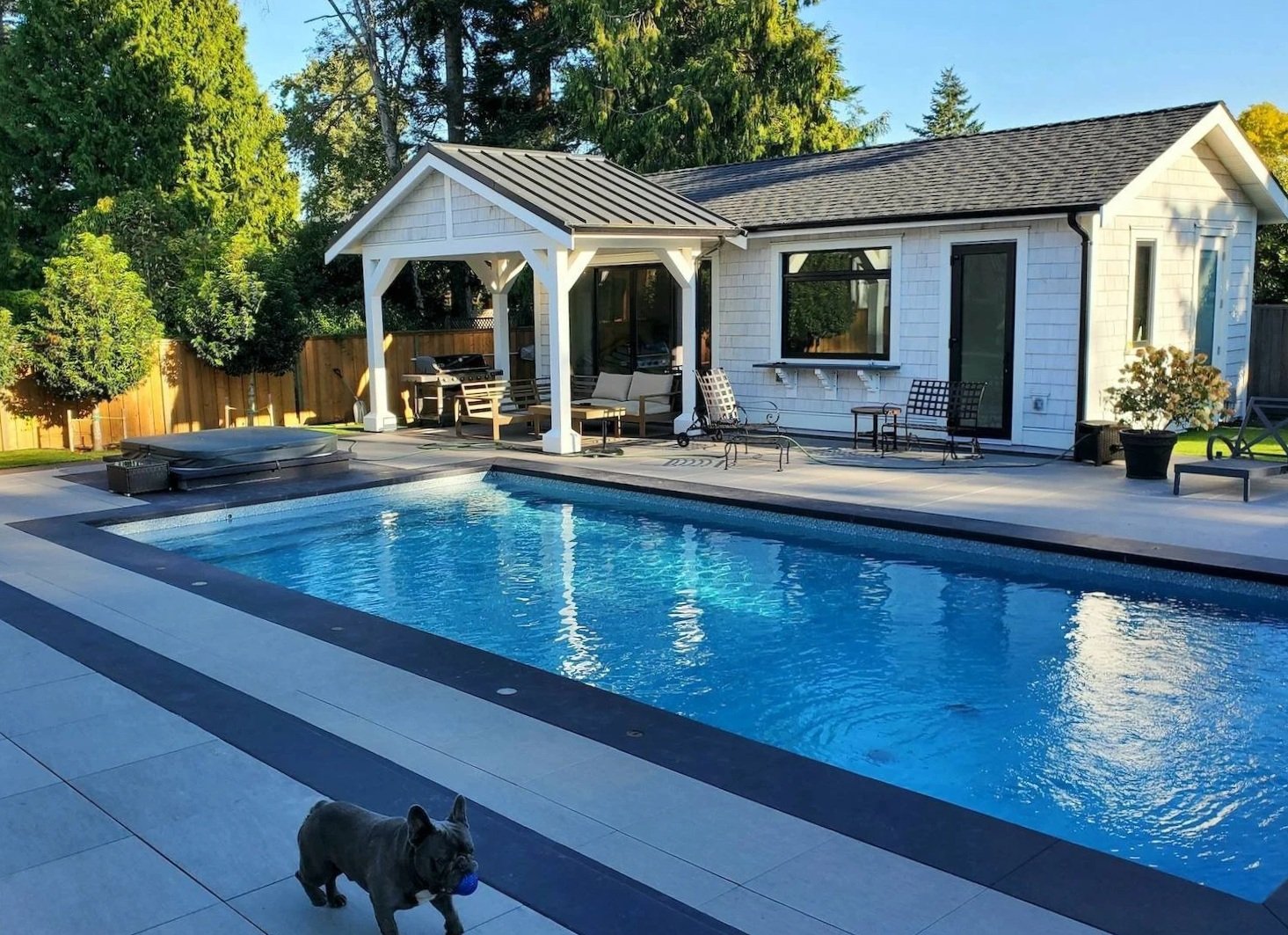 Pool house by Luck Lagoons