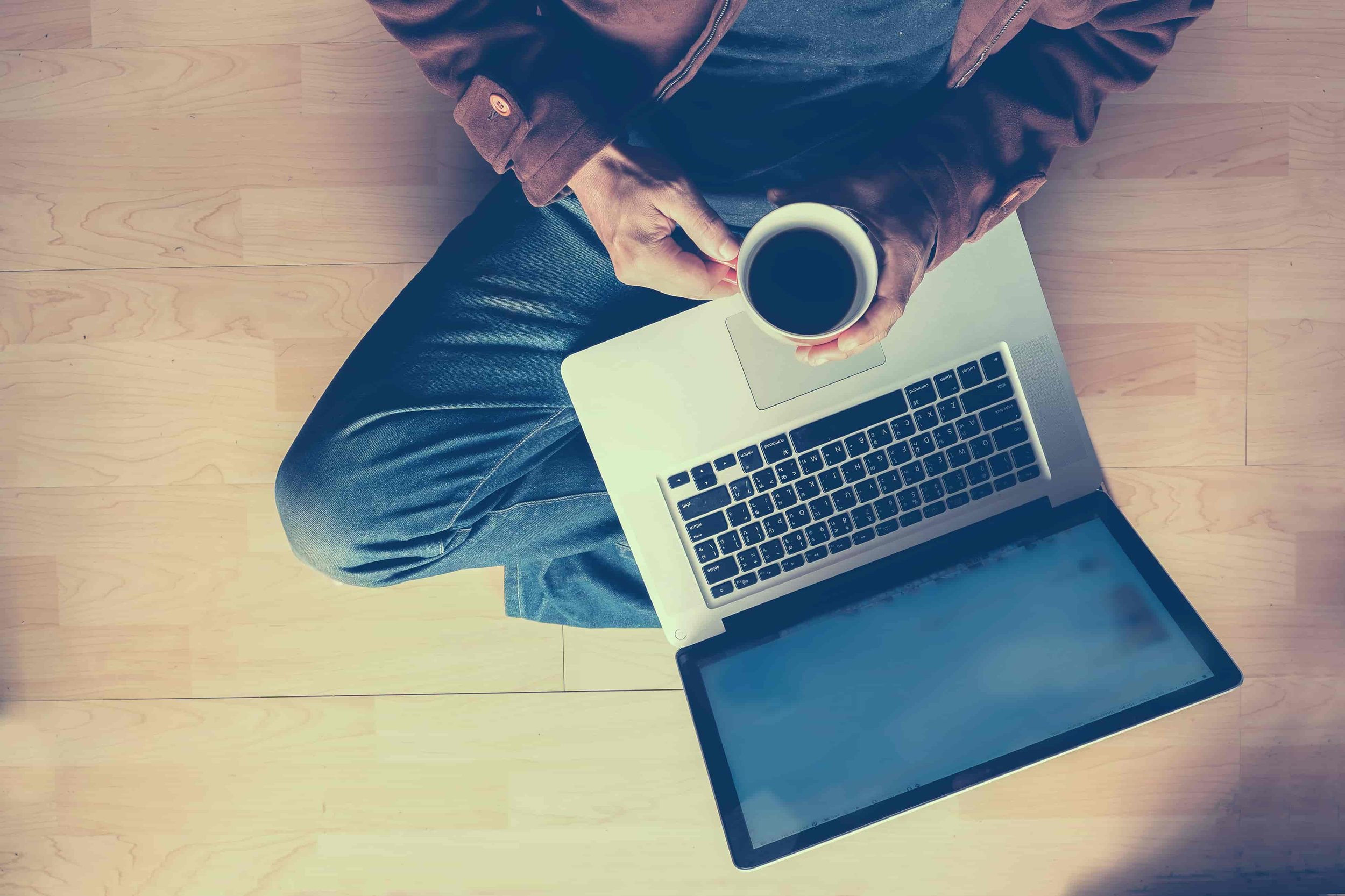 A therapist relaxing thanks to the Steady Growth Management plan. One of Steady Growth Consulting's marketing services for therapists