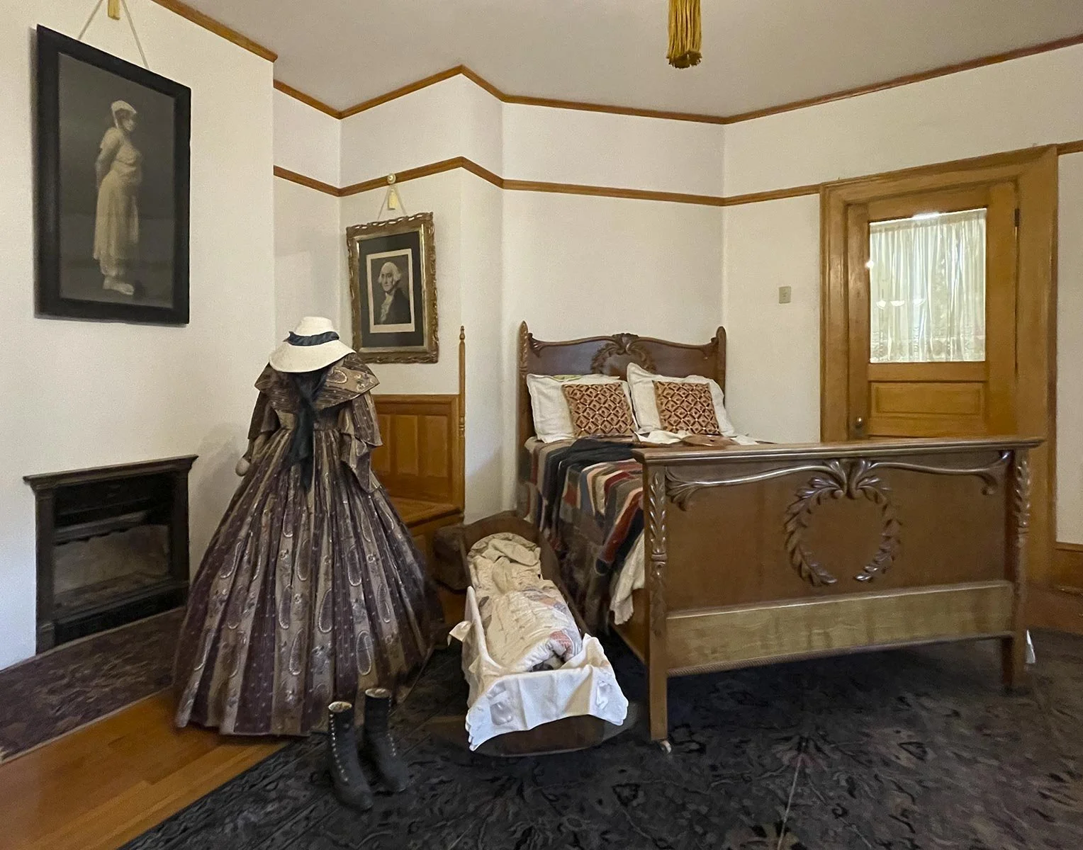 Bedroom by bakery.jpg