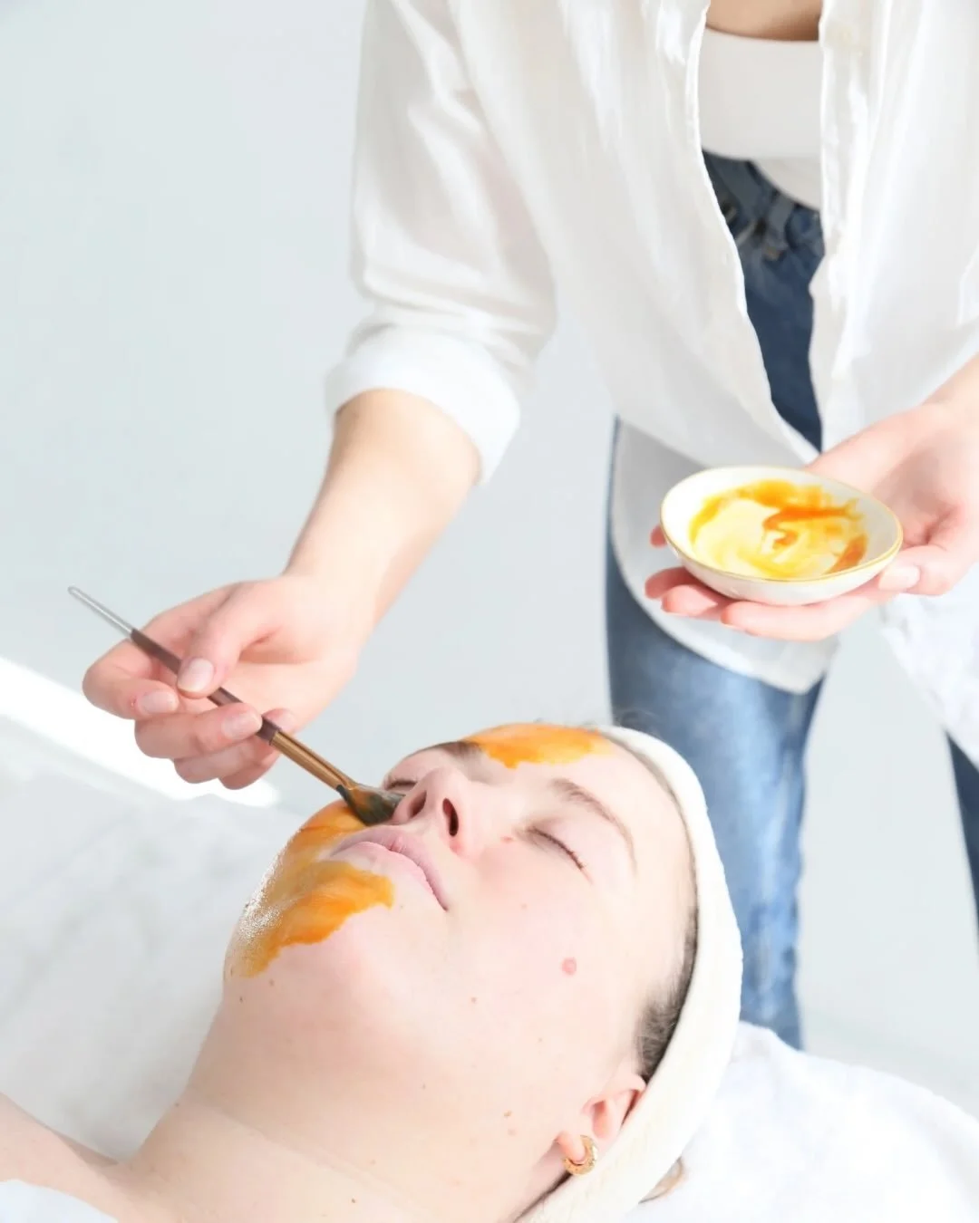 Introducing the new Sanctuary Skin treatment menu

Over the past year, Sanctuary Skin has evolved, and with that so has my approach to treating skin 

This new menu is designed to better support holistic, results driven care. Treatment times have bee