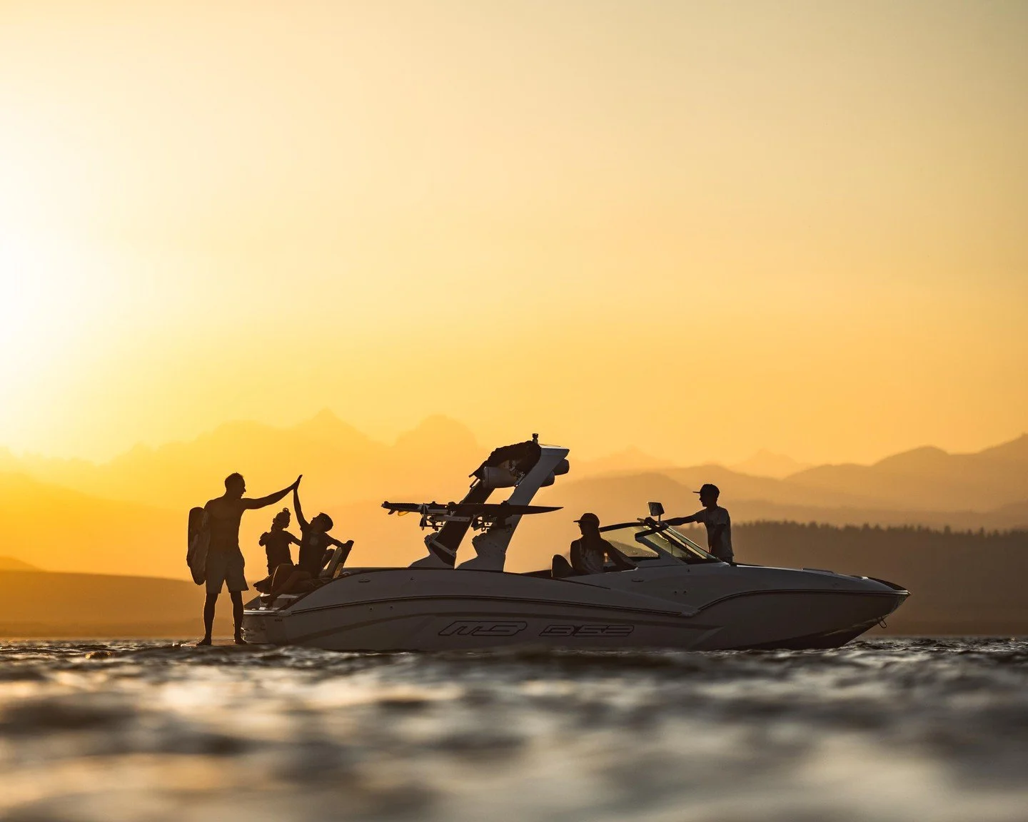 Sun, waves, and the people who matter most 🌊❤️
Wave + laughter = everything. 🌊🔥
ㅤ
DM us for details &amp; financing!
@mbboats @mb_boat_dude @wakesurfcali @fatsacwake @onlyinboards @indmar @wetsounds
------------------------------------------------