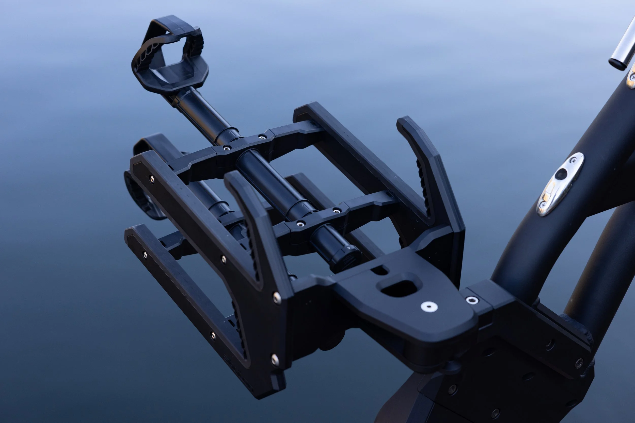 MB B52 21 Alpha specs and review.jpeg