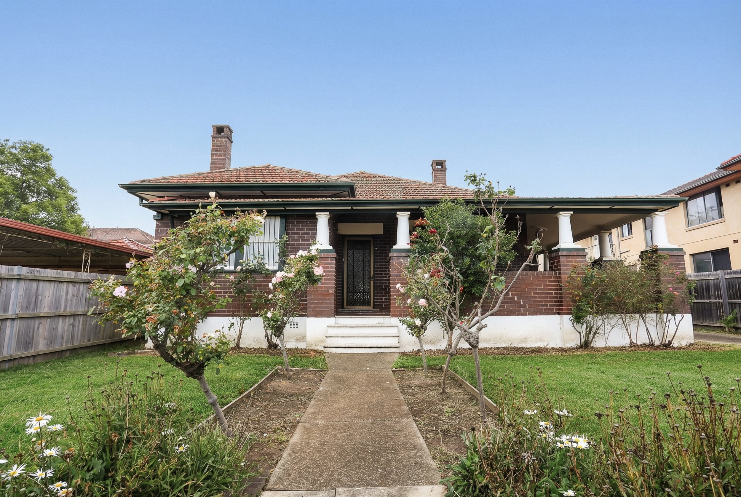 with flash (b&w)-04.jpg