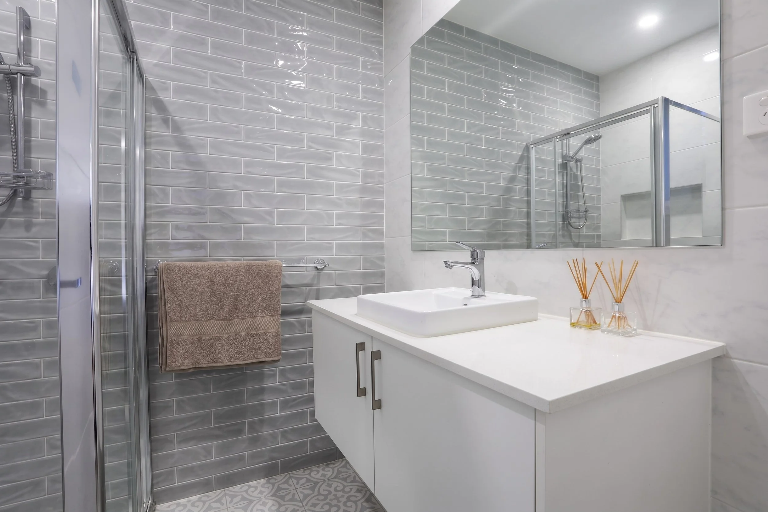 bathroom 1.jpg