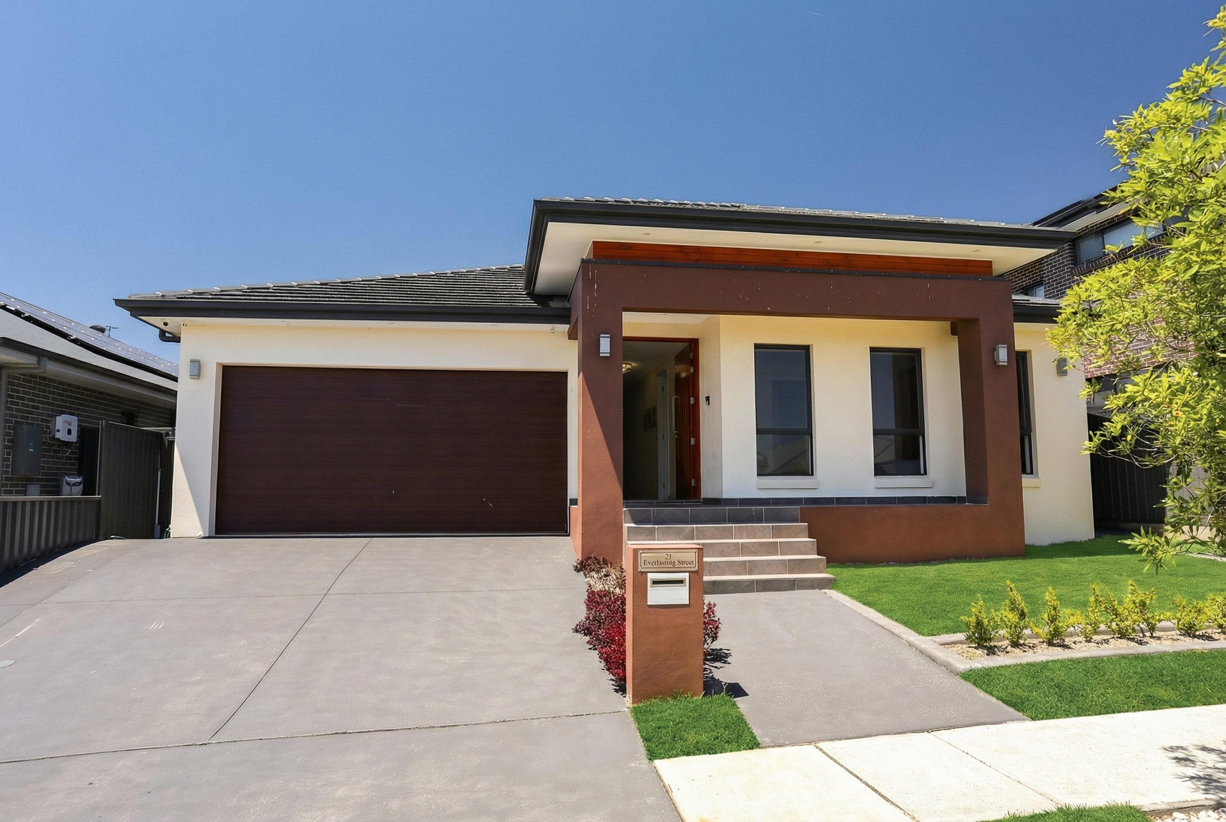 with flash (b&w)-2.jpg