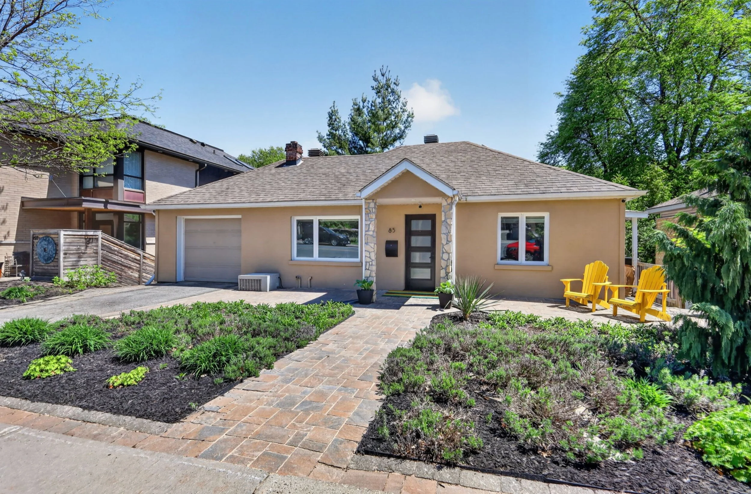 🌟 Get ready&hellip;

This unique bungalow in Old Ottawa South goes live next week! ✨

Unique property with a beautiful backyard oasis 🌿💦

Situated perfectly in the heart of it all ❤️

Just steps from:
🏟️ Lansdowne
🌊 the Rideau Canal
🏡 The Glebe