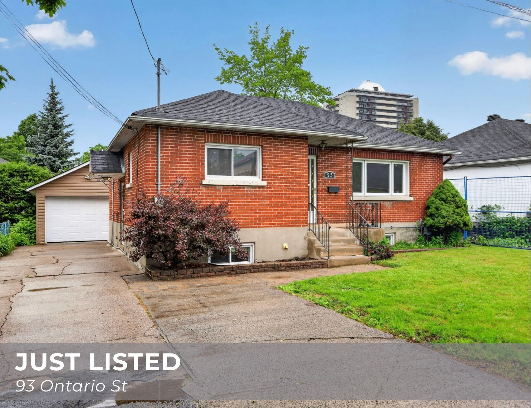 ✨ Just Listed | Overbrook by the Water | $698,000 ✨

This property sits tucked down a tree-lined street. 🌳

This beautiful south-facing brick bungalow has aged very well! The hardwood is in excellent shape, and the morning light just beams in throug