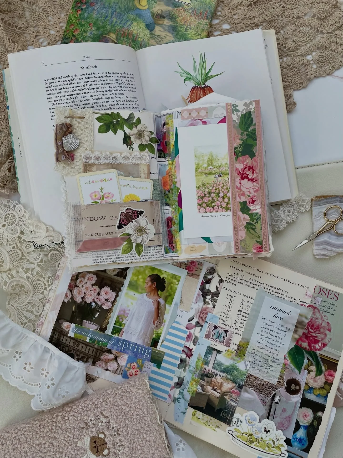 I&rsquo;ve never met a journal pocket that I didn&rsquo;t like. 📔#junkjournalephemera #cottagecoreart #scrapjournaling