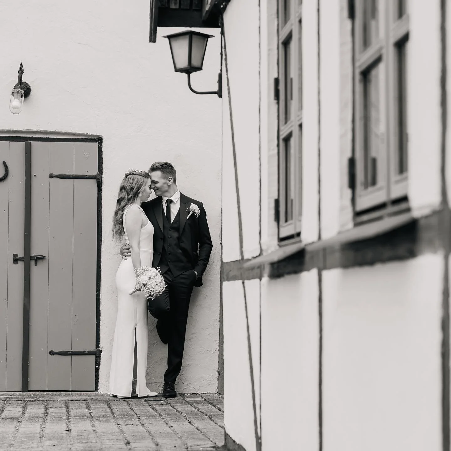 Young &amp; vibrant Clara &amp; Lauritz having a close moment before their wedding ceremony in Faxe.

#weddingphotography #bryllup #bryllupsfotograf #bryllup2023 #weddinginspiration #destinationwedding #denmark🇩🇰 #faxe #classicwedding #youngcouple 