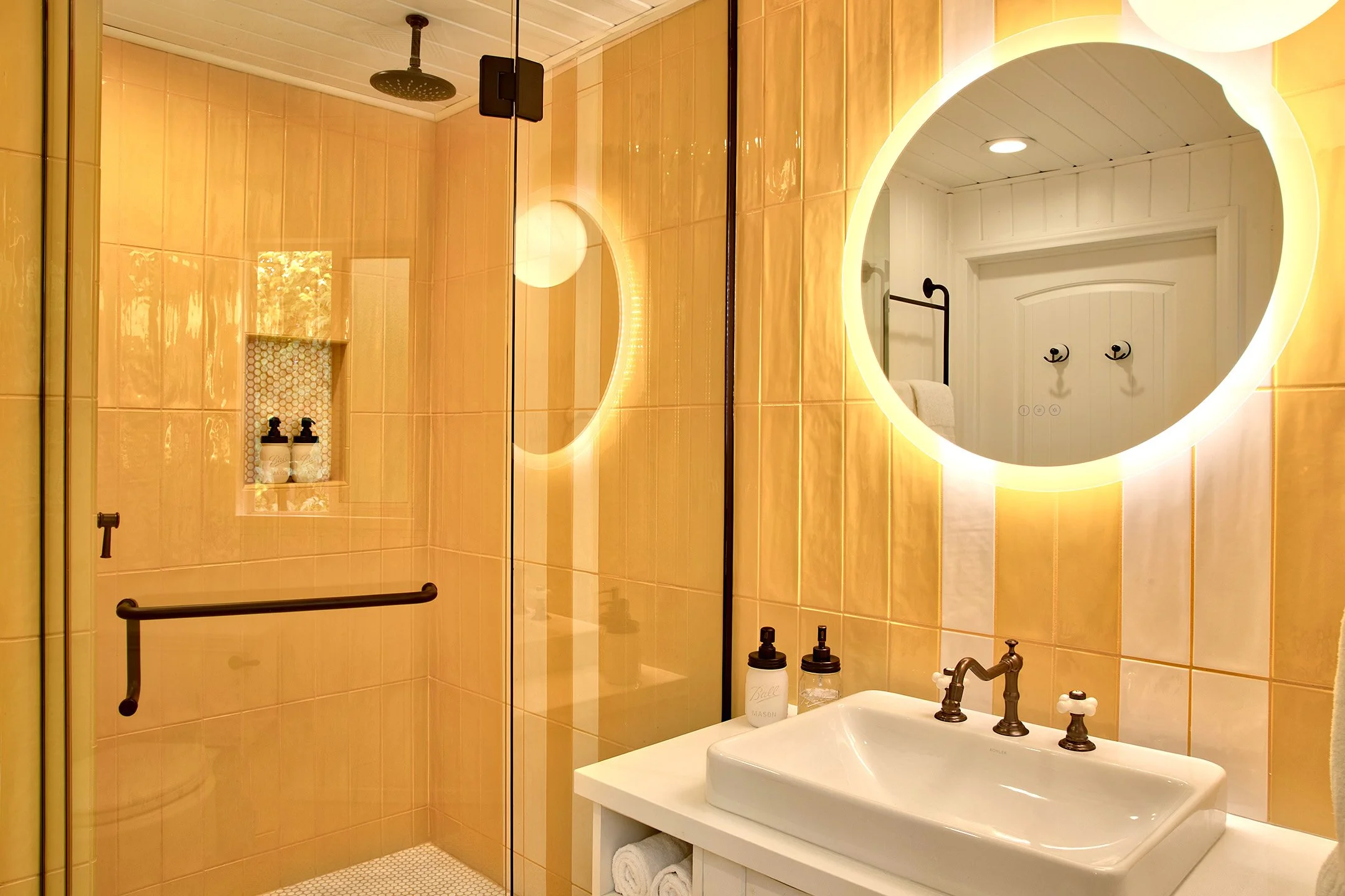 Dive-Palm-Springs-Hotel_Room-2-The-Saint-Tropez-Suite-King(Yellow)-Bathroom-Shower-Small.jpg
