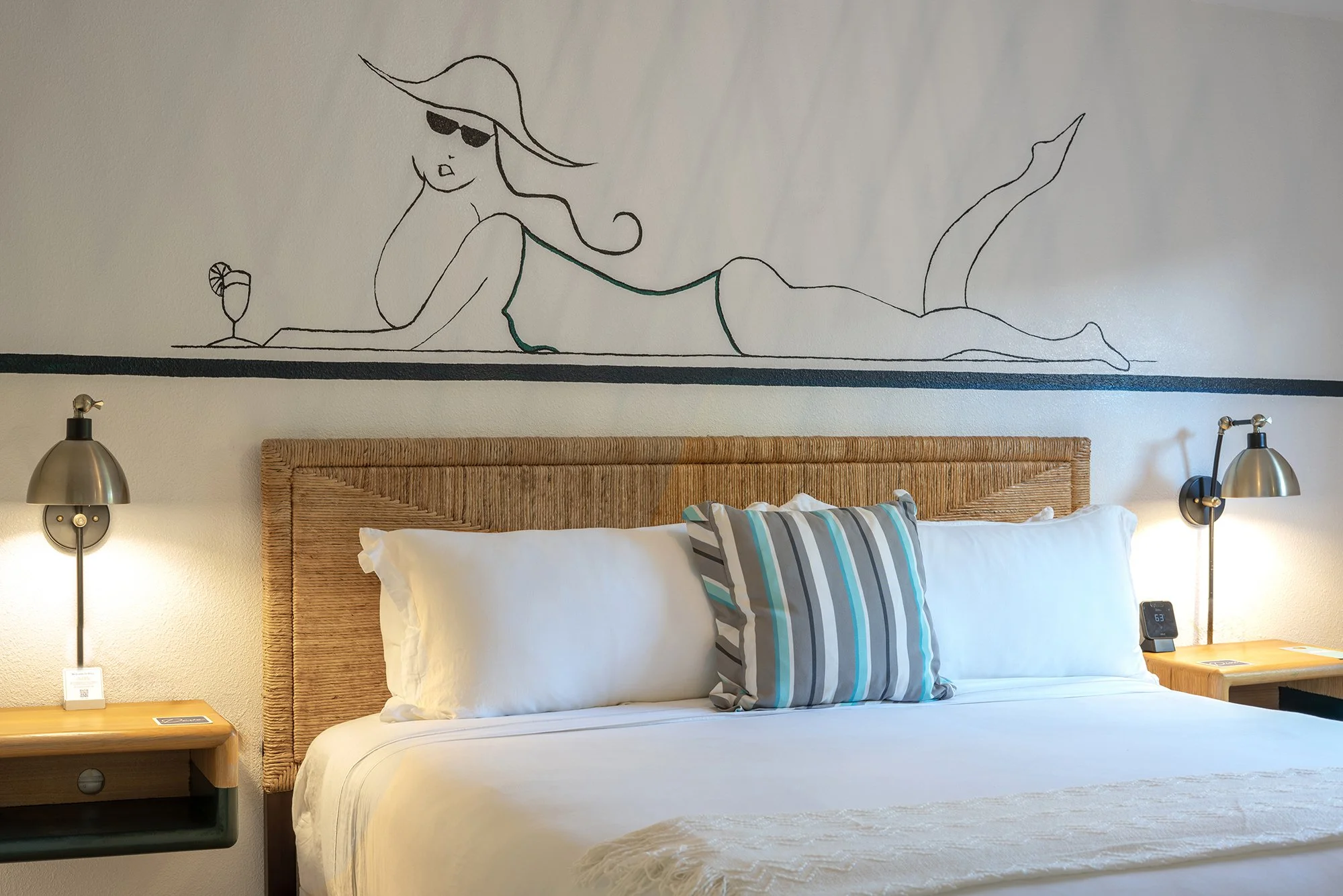 Dive-Palm-Springs-Hotel-12-The-Champagne-Suite(Dark Teal)-Bed-Pillow-Art-Small.jpg