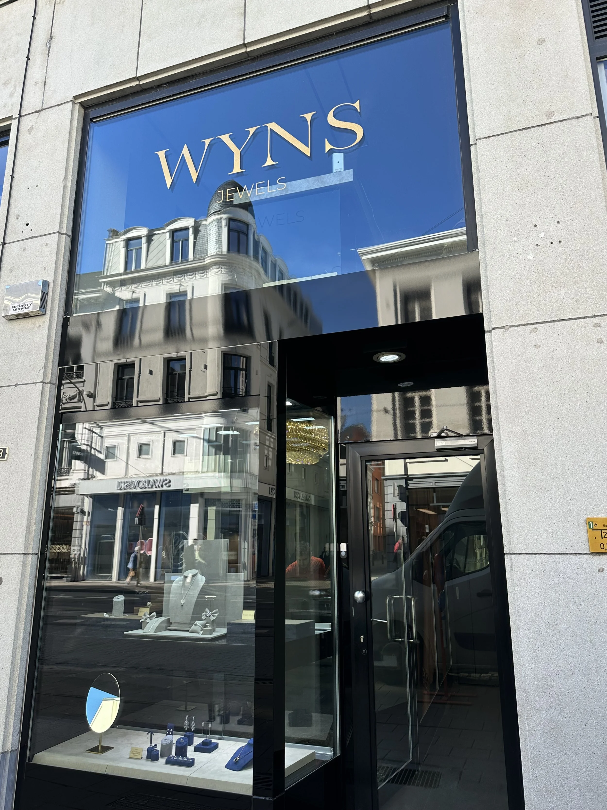 Exterior of the Antwerp diamond boutique WYNS Jewels