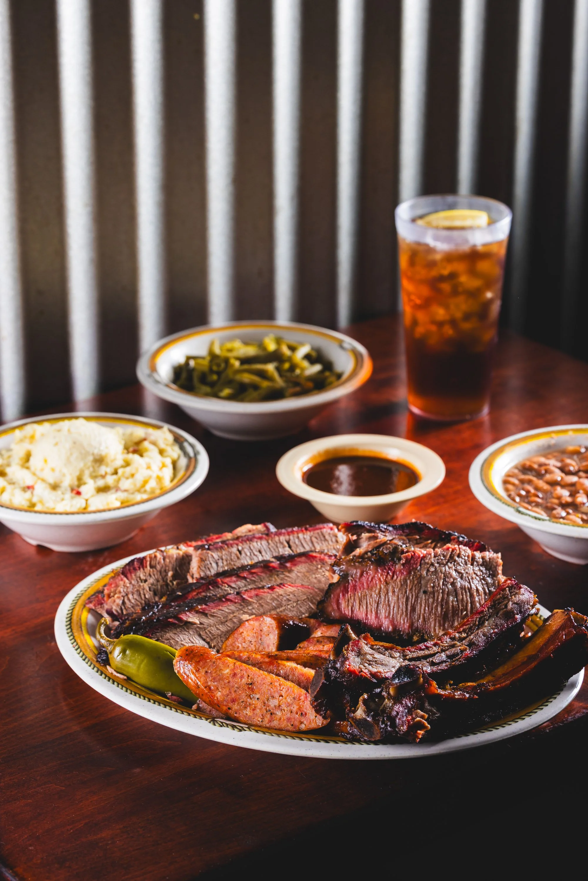 JPAGE-Editorial-TheBend-Food-MacsBBQFore-9948.jpg