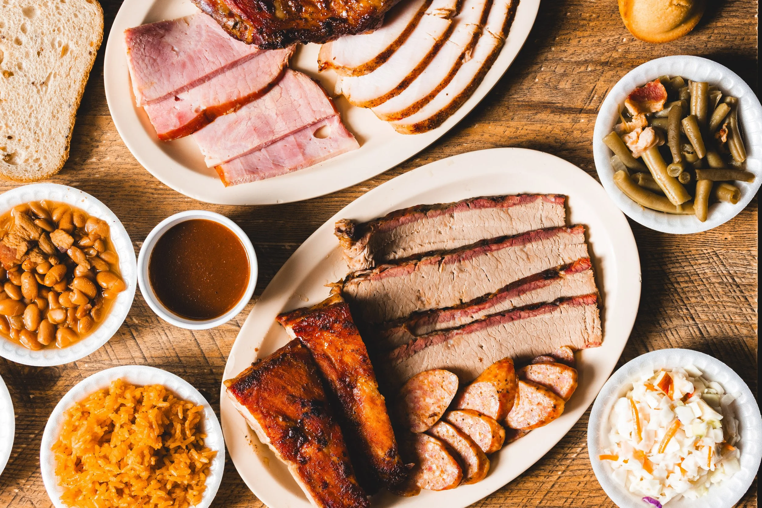 JPAGE-Editorial-TheBend-HowardsBBQ-0220.jpg