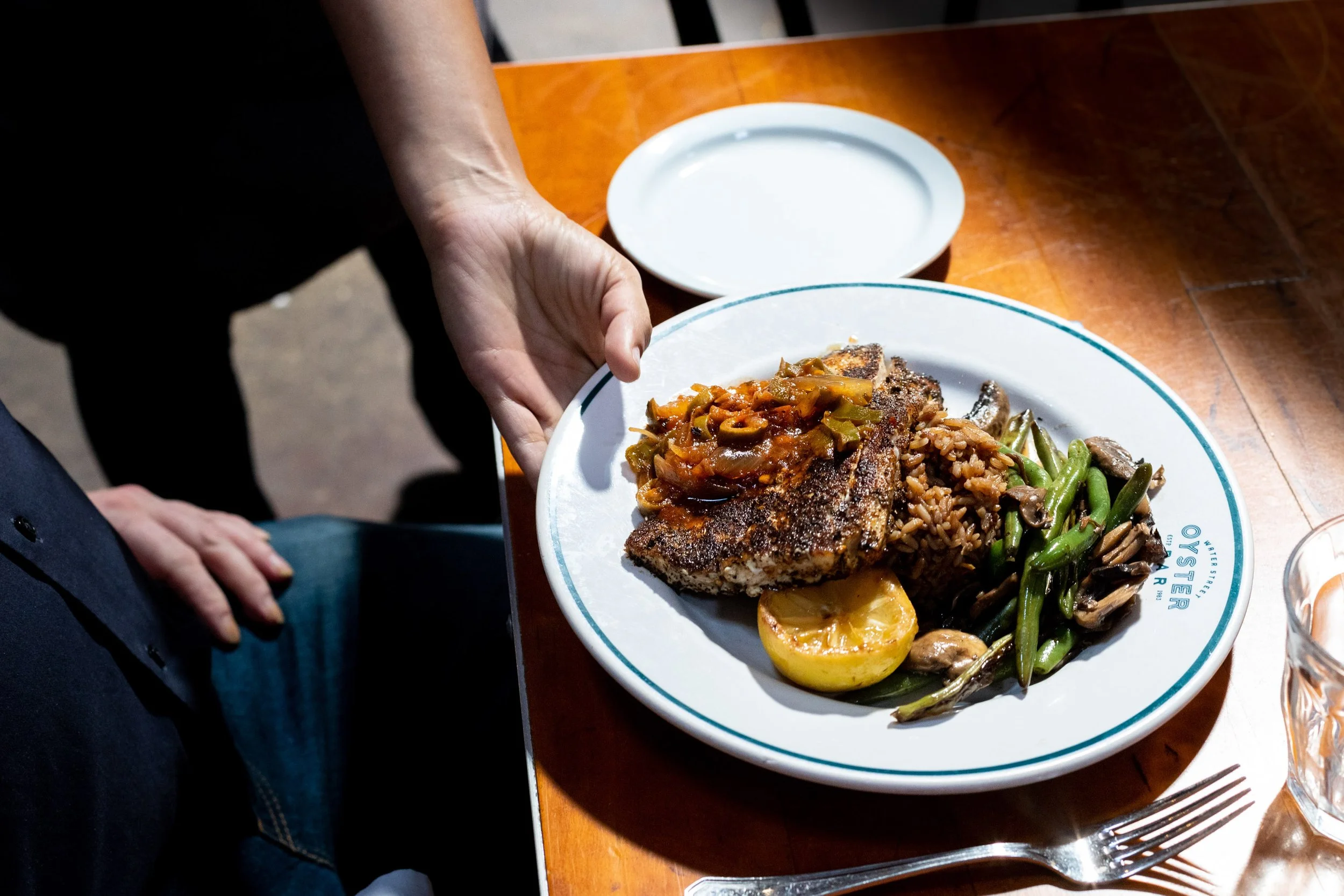 JPAGE-Hospitality-Food-OysterBar-BasicEdits-9872.jpg