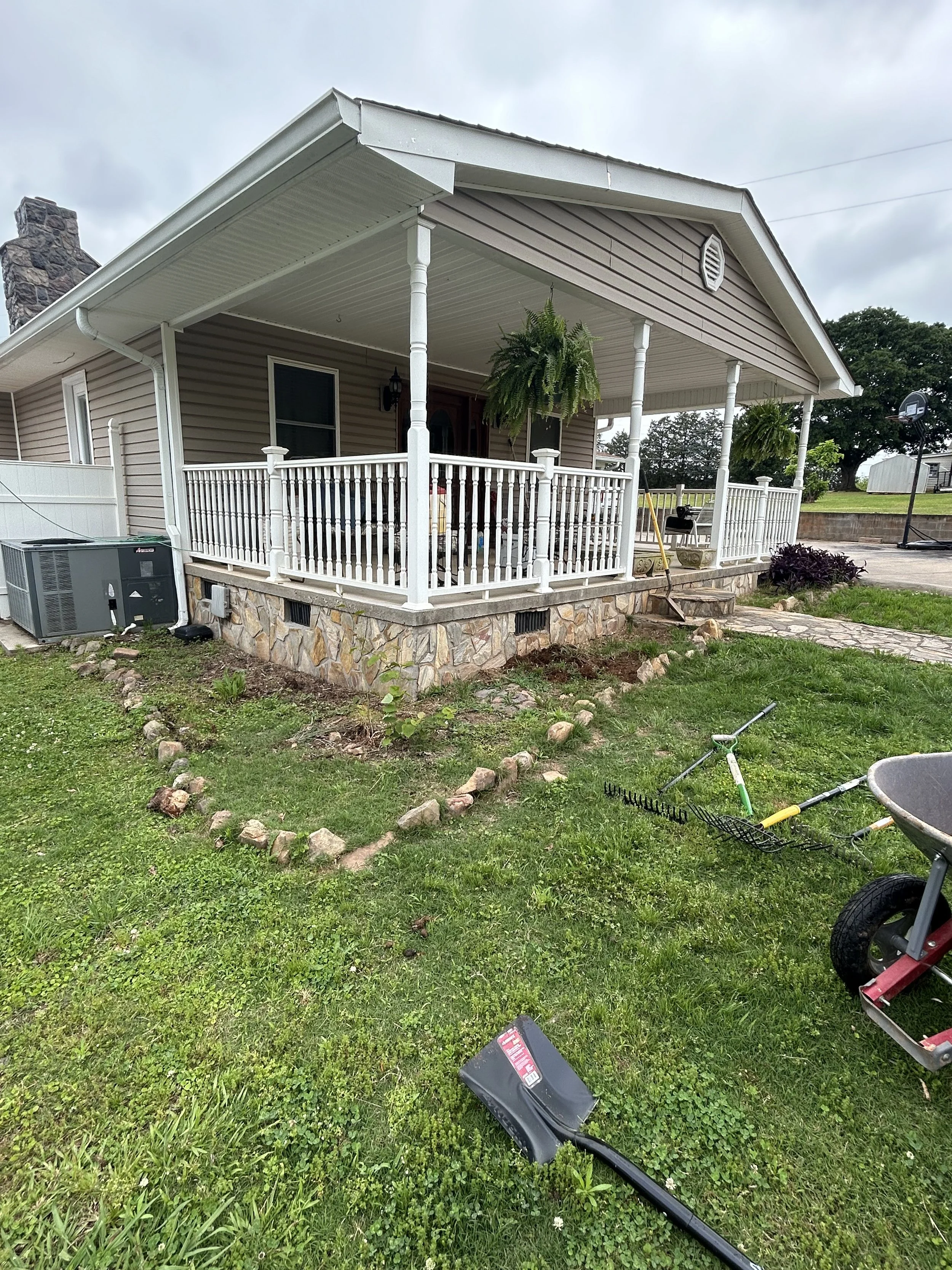 landscaping trenching excavation near me Hartwell georgia debris removal demolition pad site prep footers concrete drainage culverts French drain grading