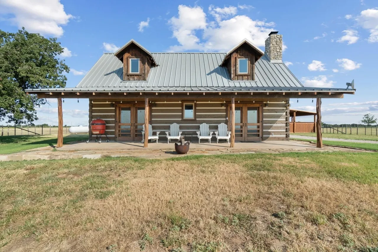 566 Clara Ln, Santo, TX 76472