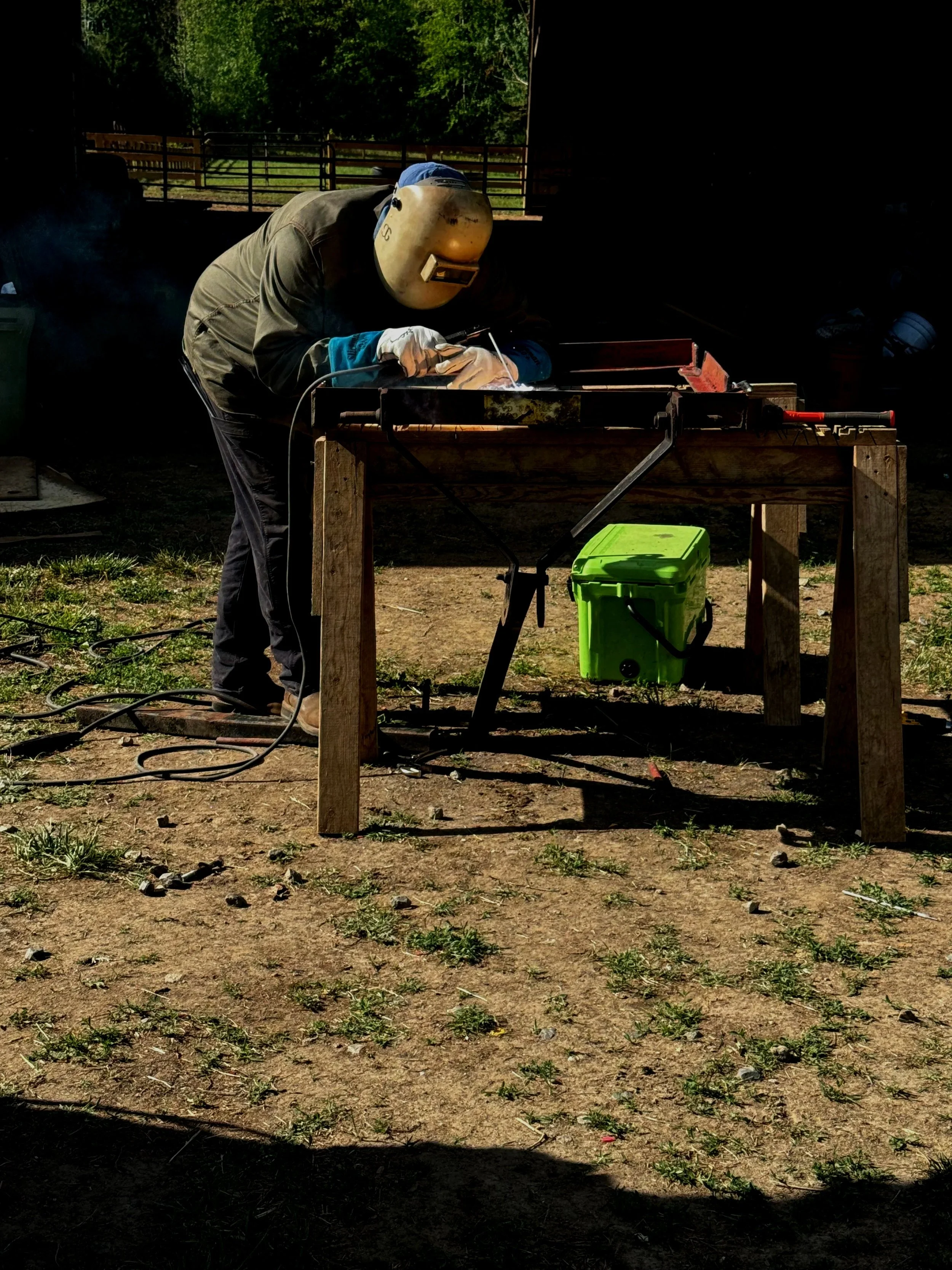 Welding repairing trailer