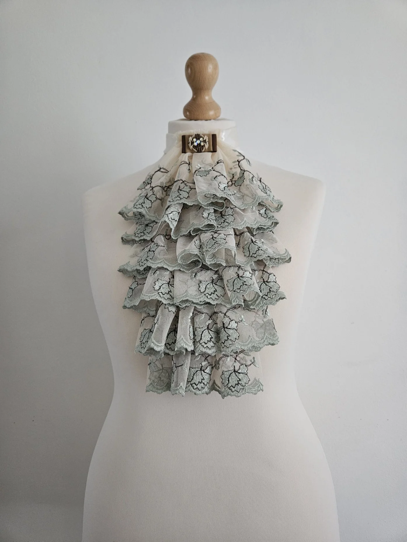 Beige and Mint Lace Jabot