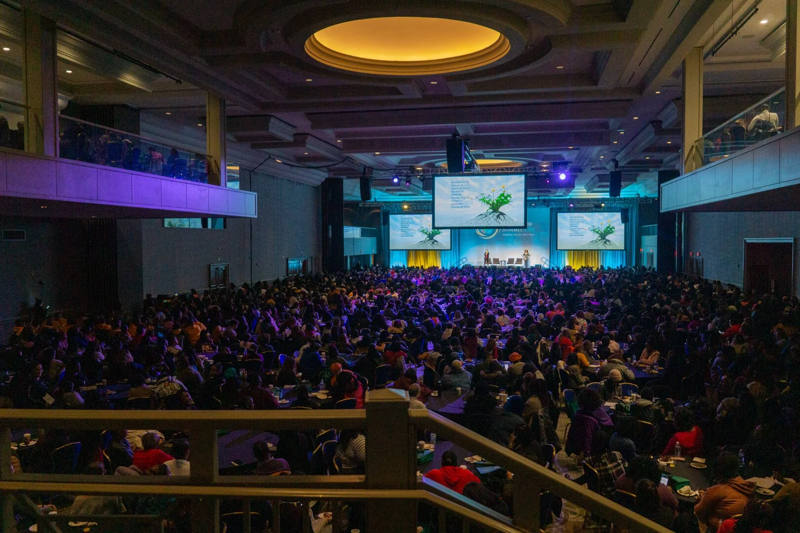 3400 person conference