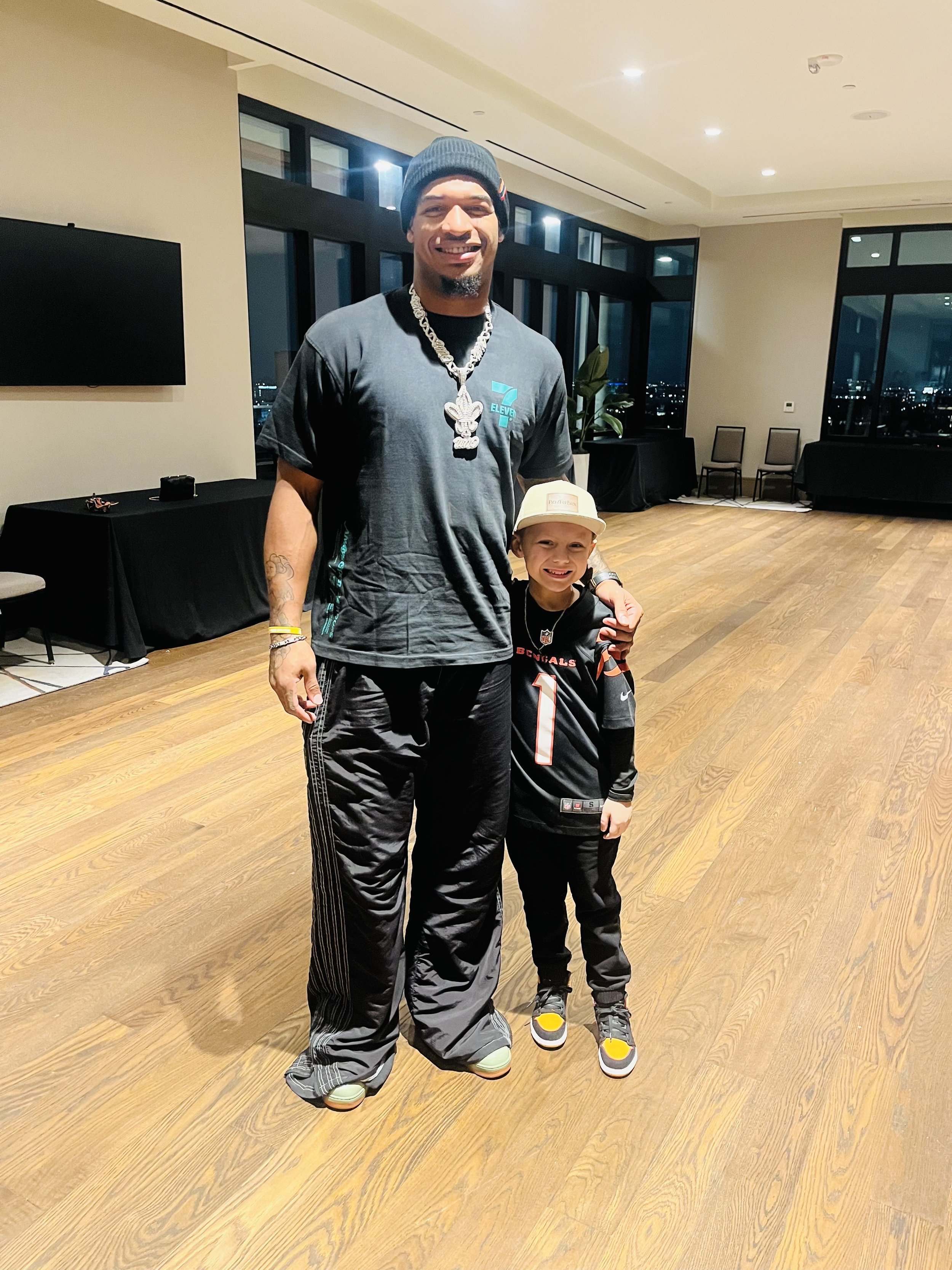 ja'marr chase and his biggest fan pictured together