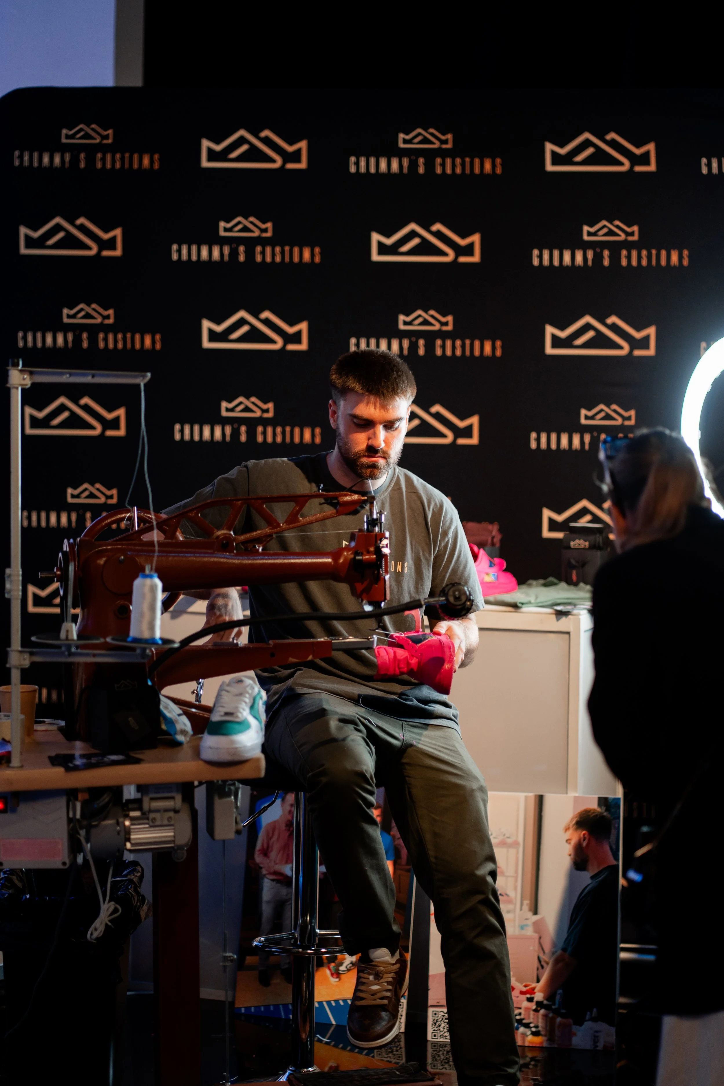 chummys customs sewing live on site in gifting suite