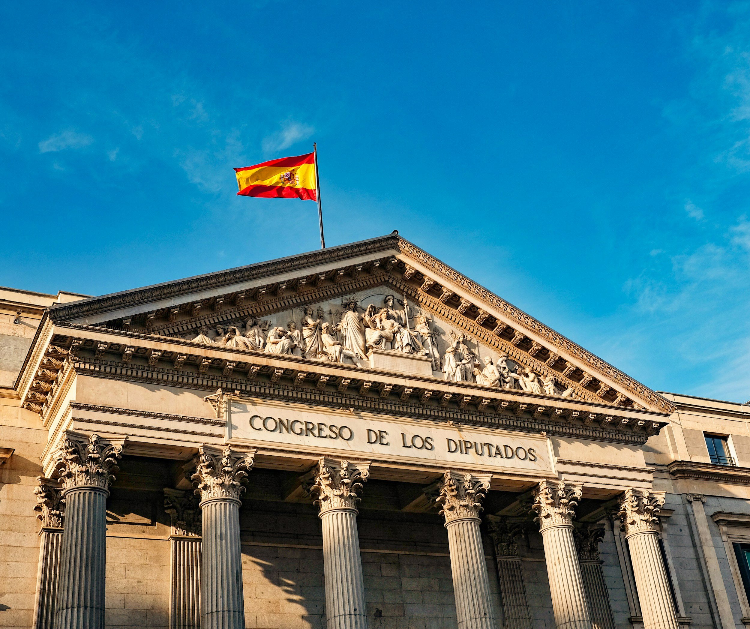 Regularización extraordinaria por arraigo 2026: por qué llega ahora y por qué es una oportunidad única