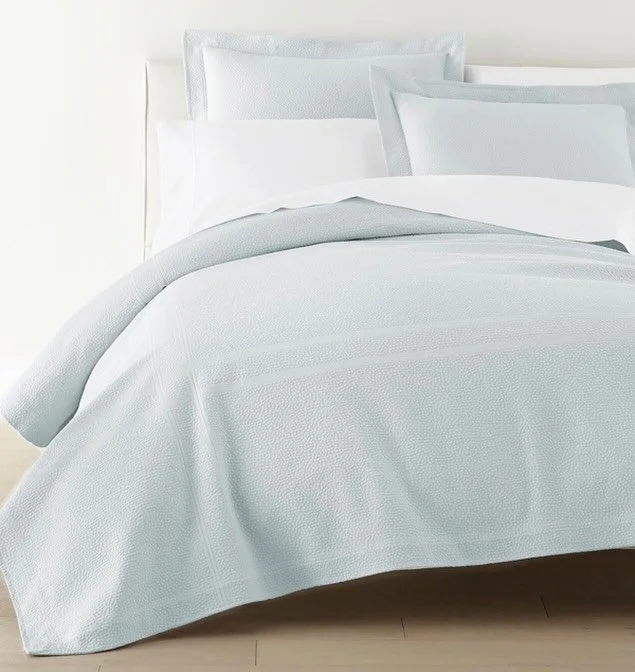 Let&rsquo;s refresh your bedding!
Our Montauk matelass&eacute; coverlet in Barely Blue, an uplifting shade that&rsquo;s as soft and pretty as the springtime sky.

#bedding #bedroomdesign #interiordesign