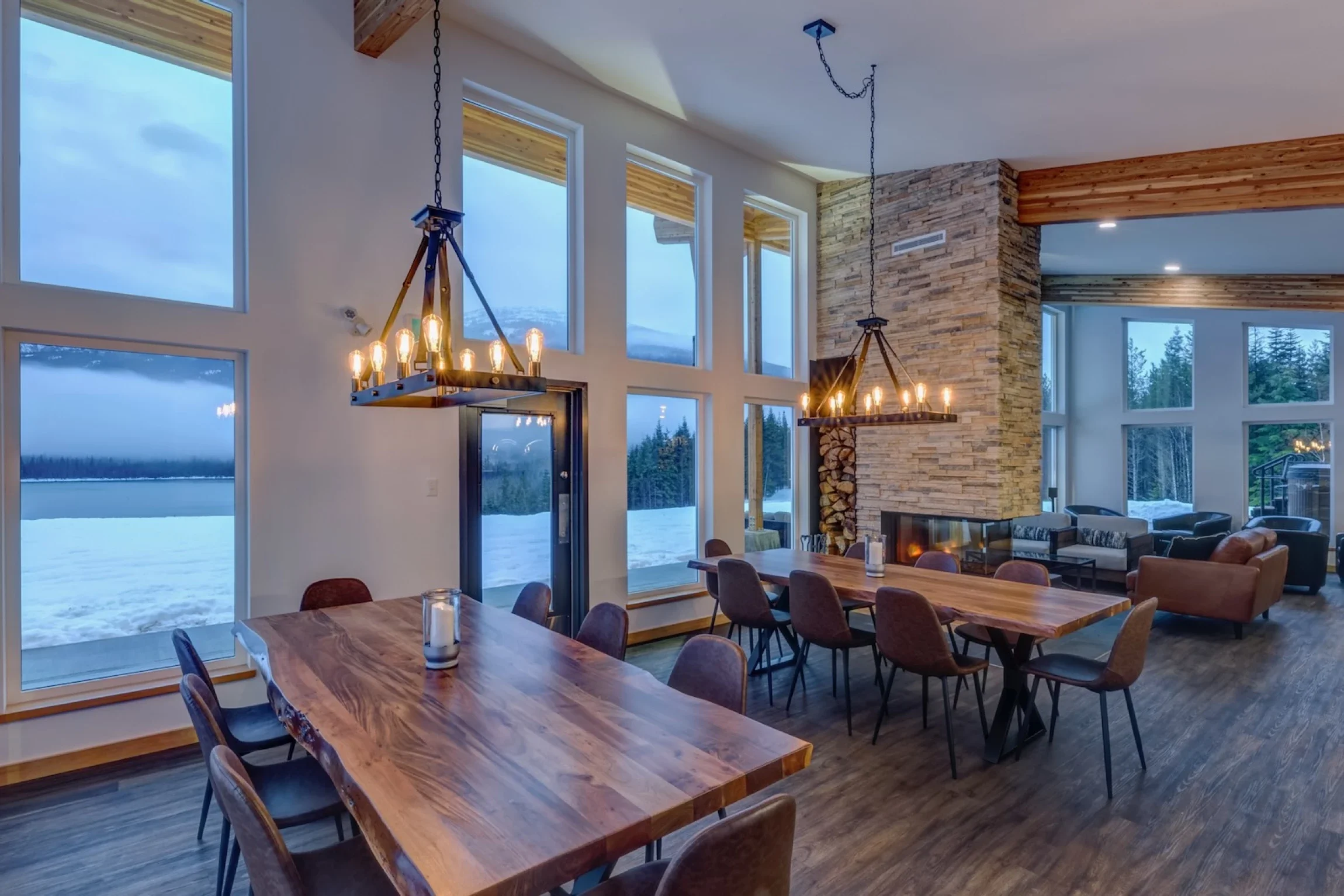Mountain Lodge dining area and wood-burning fireplace