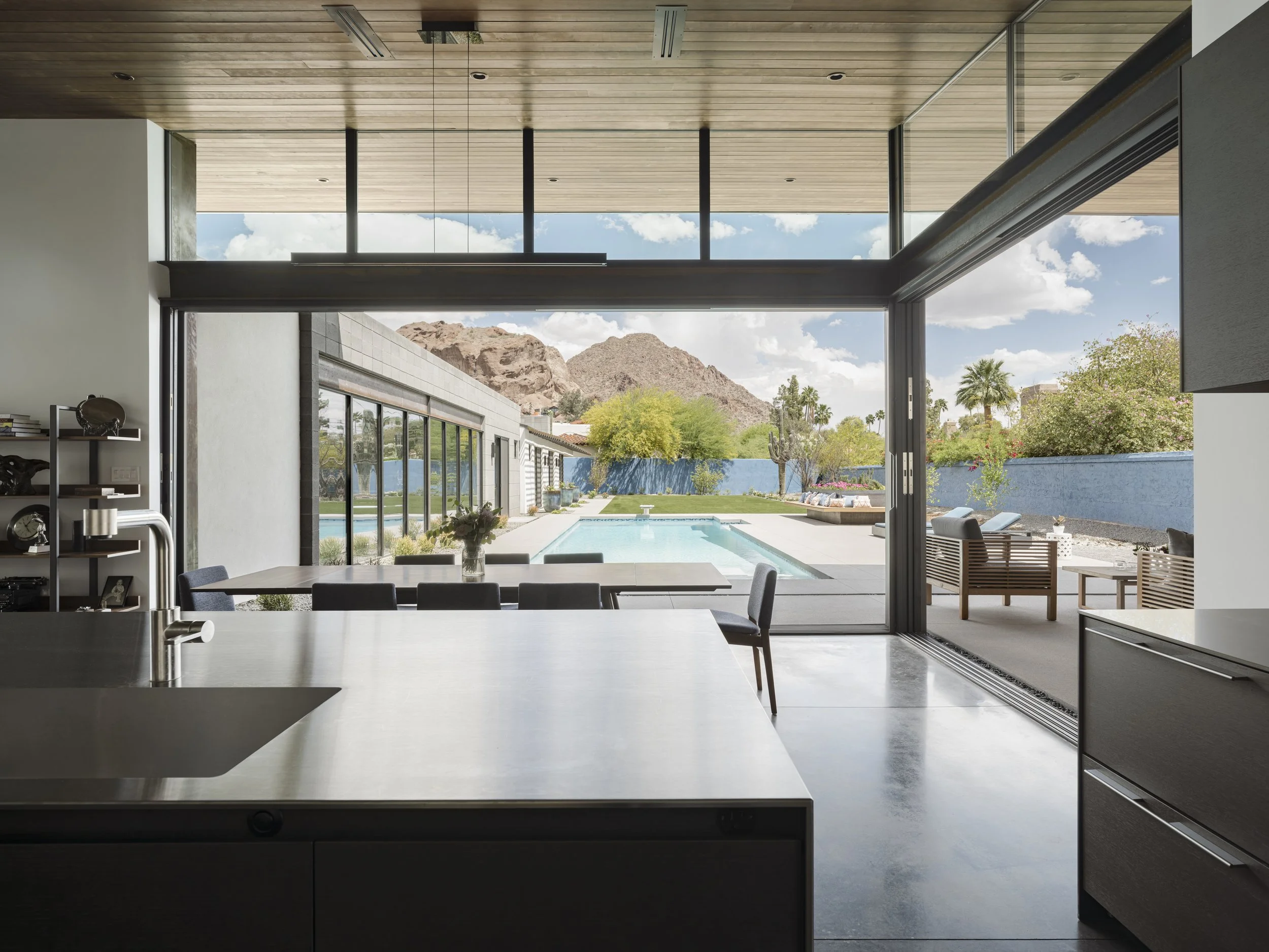 Fleetwood 3050 Series Multi-Slide Door System w/ Screen Track