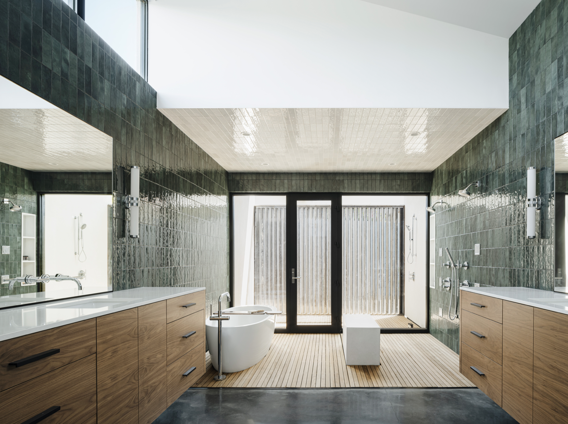 Fleetwood 3900T Swinging Door System