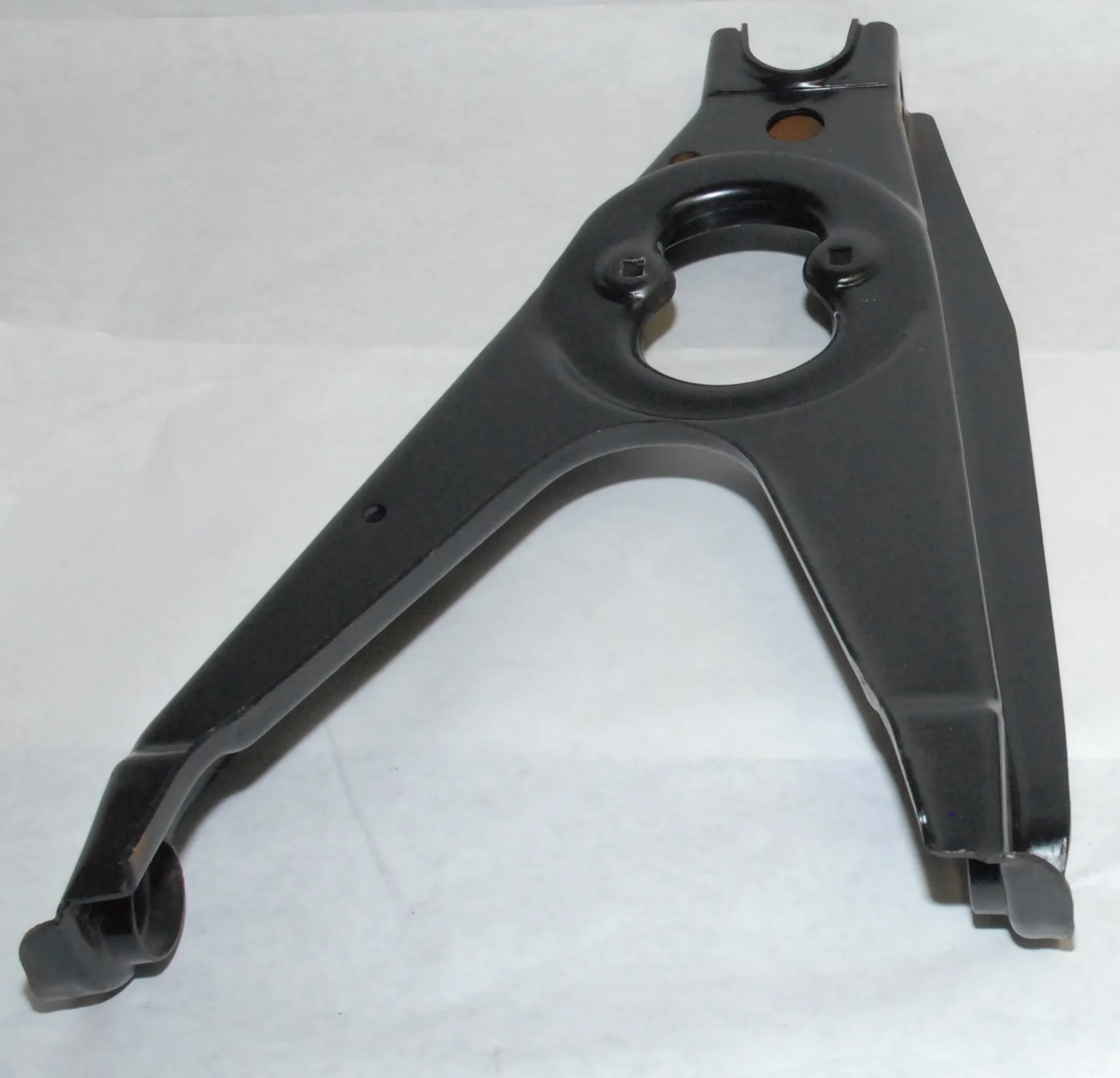 Genuine NOS Right Side Lower Control Arm for 1963-1985 Studebaker Avanti, Part 1541682