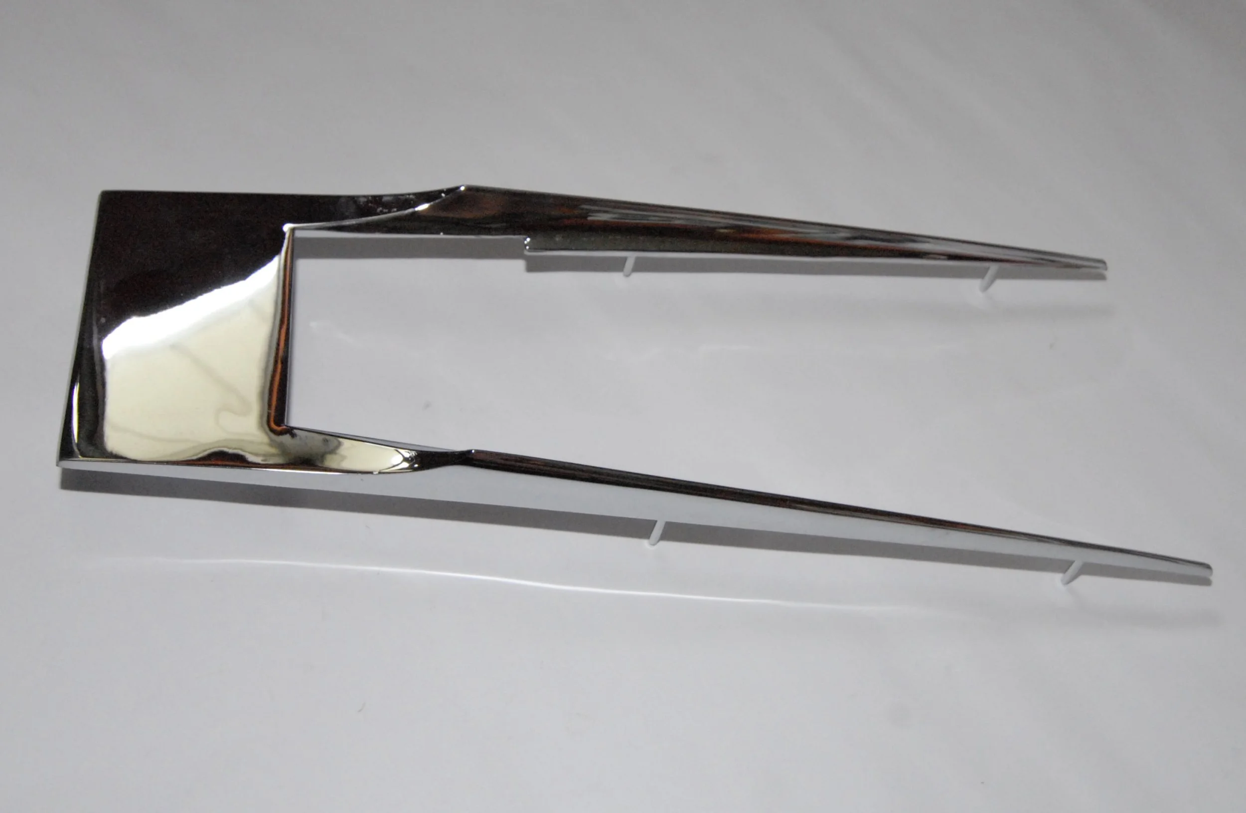 N.O.S. Chrome Hood Emblem for 1963-1964 Studebaker Avanti, Part 1351226.