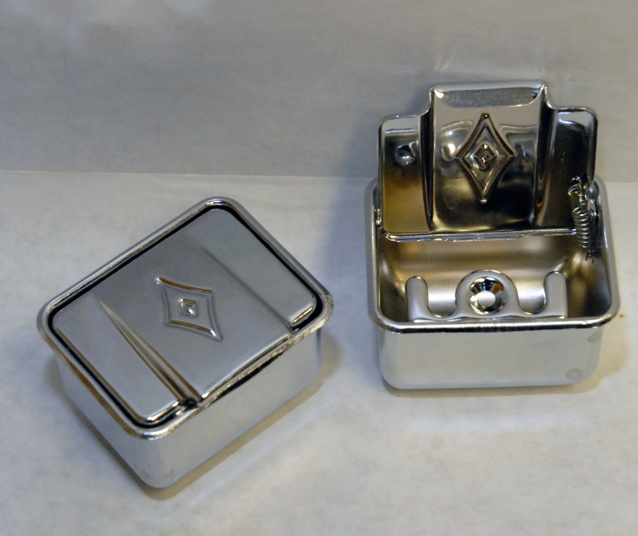 NOS Chrome Rear Armrest Ash Tray and Lid for 1963-1974 Studebaker Avanti, Part 1347714x.