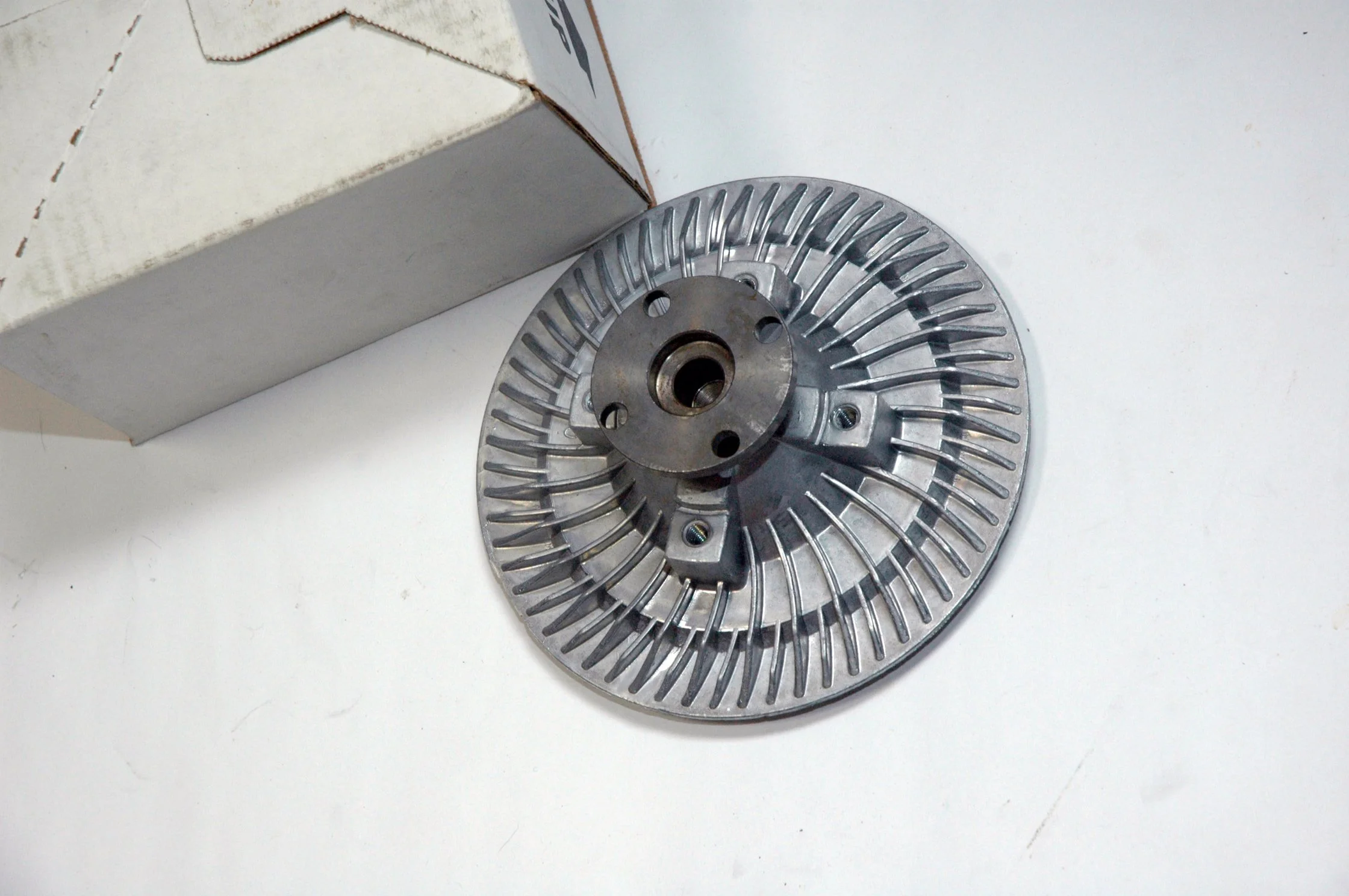 NOS Fan Viscous Drive Clutch for 1963-1964 Studebaker Avanti engines, Part 1560257.