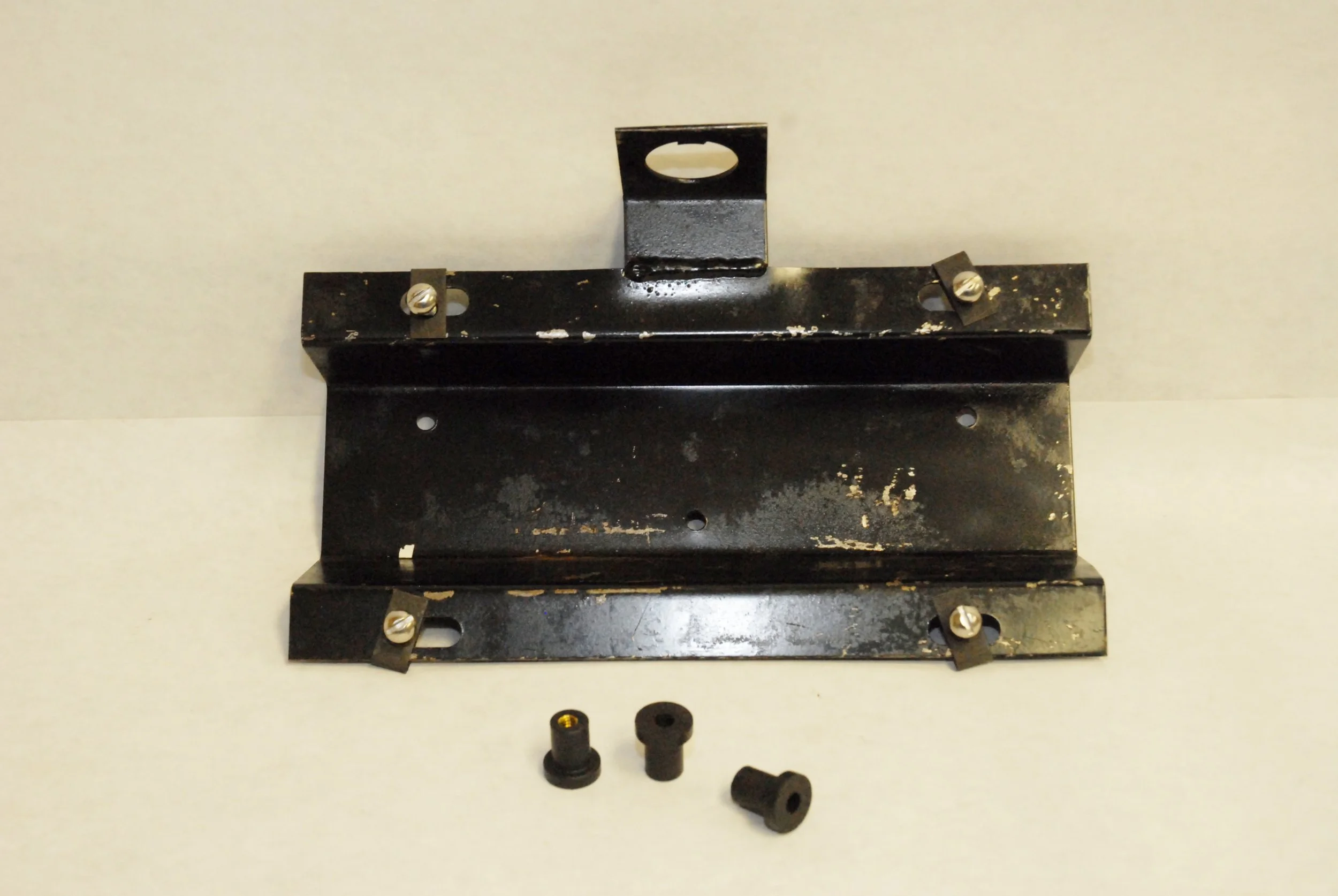 NOS Rear License Plate Bracket for 1983 Anniversary and Early 1984 Avanti II, Part 1750760.
