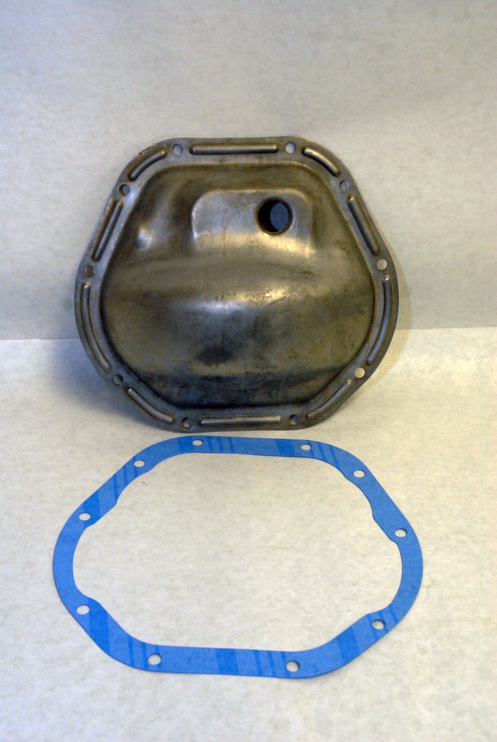 NOS Bare Steel Rear Axle Differential Housing Cover and Gasket for 1963-1985 Studebaker Avanti, Part 1561782