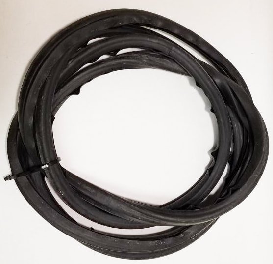 Rear Window Rubber Weatherseal Gasket for 1963-1985 Studebaker Avanti and Avanti II models, Part 3260x2.