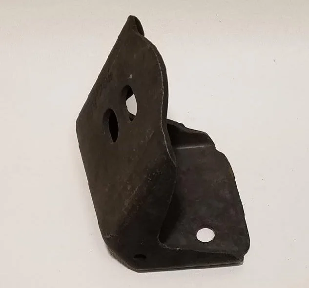 N.O.S. Left Front Motor Mount Support Bracket for 1963-1985 Studebaker Avanti, Part 1547207