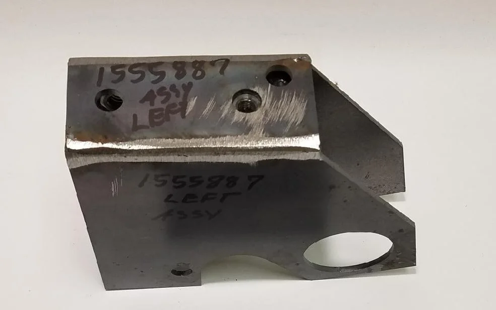 NOS Left Rear Cross Member Body Mount Bracket for 1963-1985 Studebaker Avanti, Part 1555887.