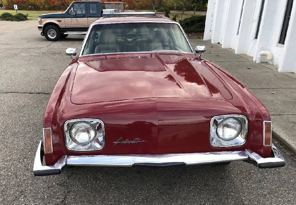 Front grill and gun sight view of a 1983 Avanti II restoration project car.