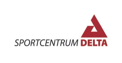 Logo van Sportcentrum Delta met een rode driehoek en de tekst 'SPORTCENTRUM DELTA' in zwart en rood.