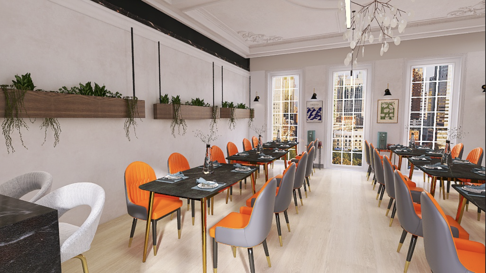 Sala de comedor moderna con mesas negras y sillas con cojines naranjas y grises. La pared tiene jardineras con plantas y cuadros decorativos, y hay ventanas grandes que dejan entrar luz natural.