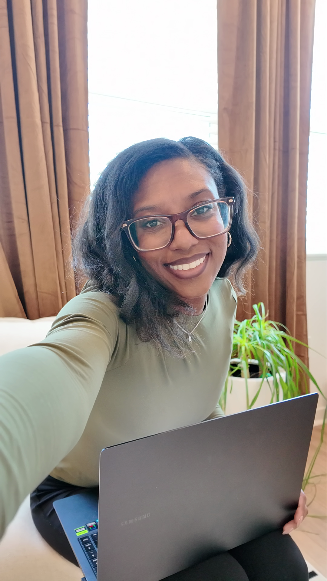 Daisha portfolio photo - get in touch