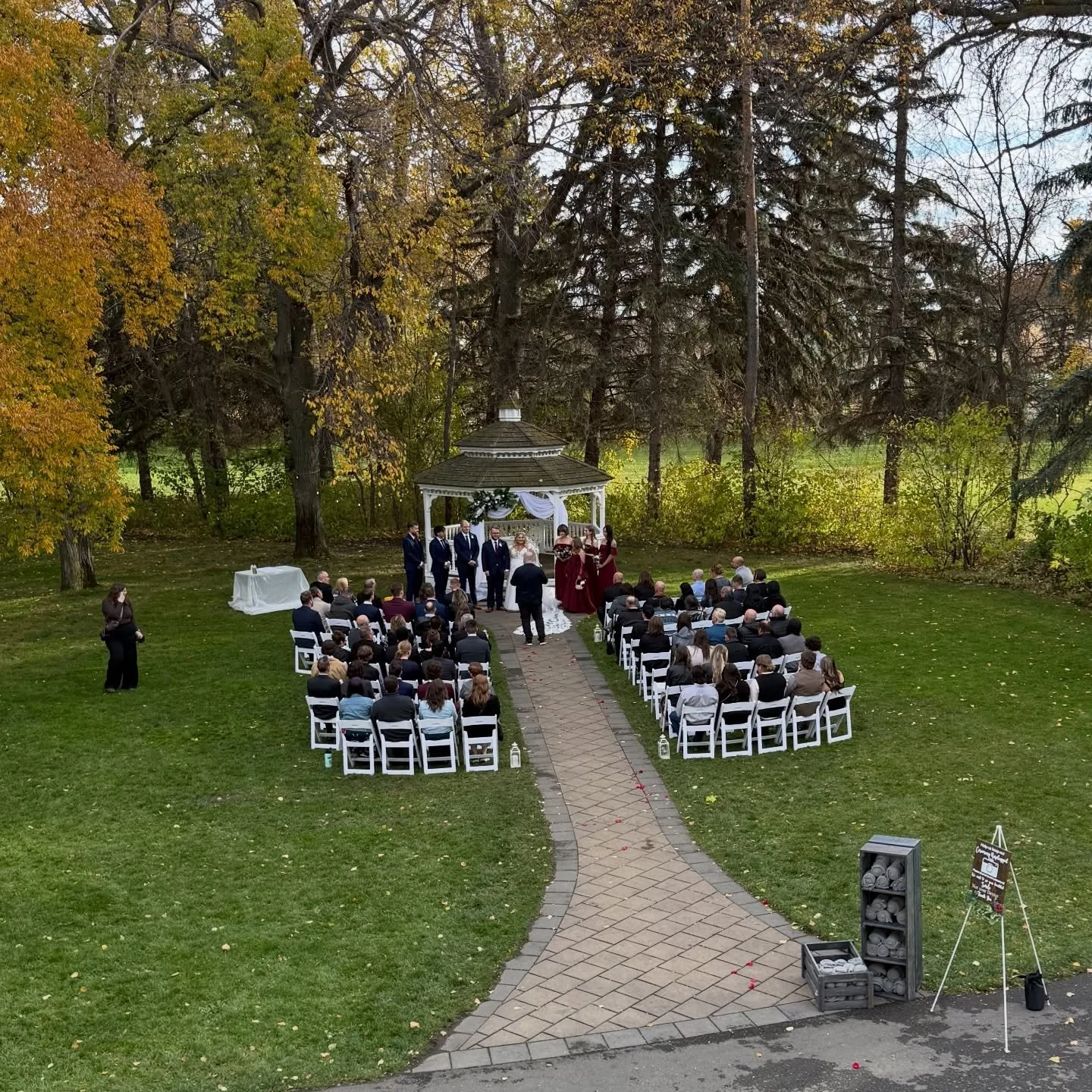 planning your wedding is also about choosing the perfect venue. From finding the ideal location to coordinating every detail, your wedding planner ensures your celebration reflects your vision, style, and story: seamlessly and stress-free 🤍
#thinkpi