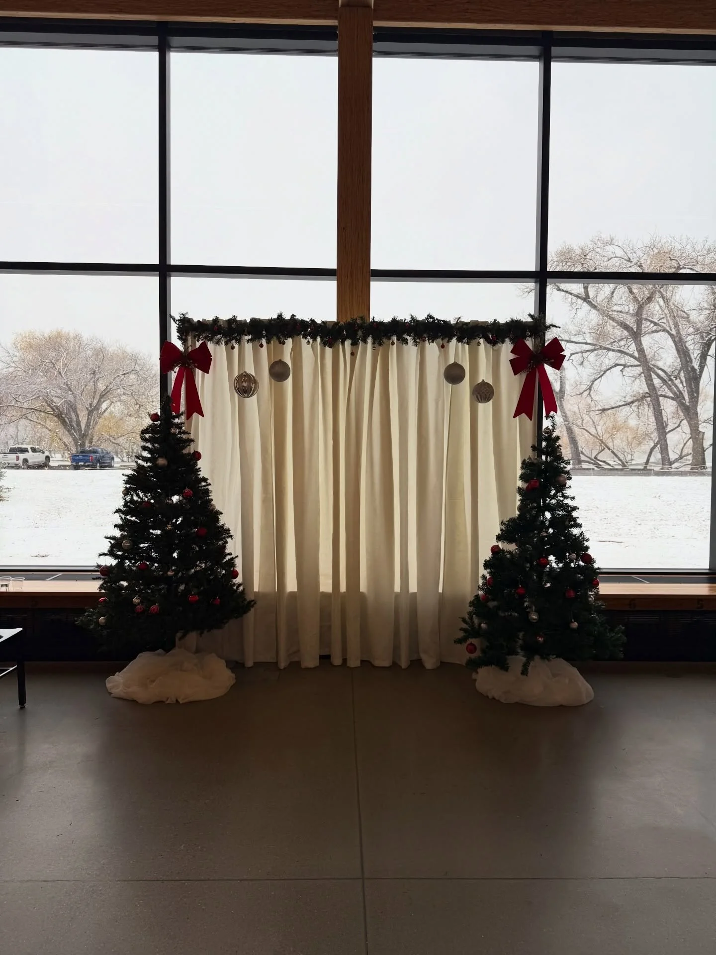 Merry Christmas from the Pink Tie team to you and your family! To celebrate, we&rsquo;ve curated our favorite Christmas d&eacute;cor moments of 2025 🎄🤍 and we look forward to being part of your most special celebrations for many years to come! 
#ch