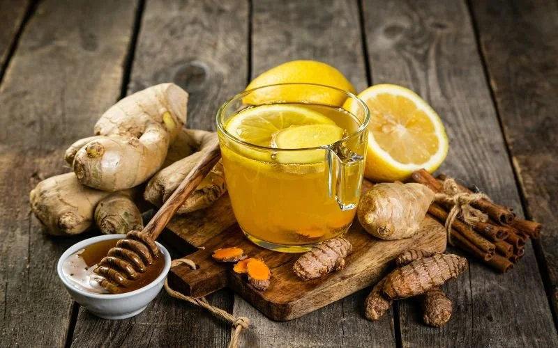 DIY : Sirop Maison pour Apaiser la Gorge avec des Ingrédients Naturels